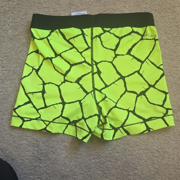 Nike Pro Lime and Black Patterned Shorts - Picture 2 of 3